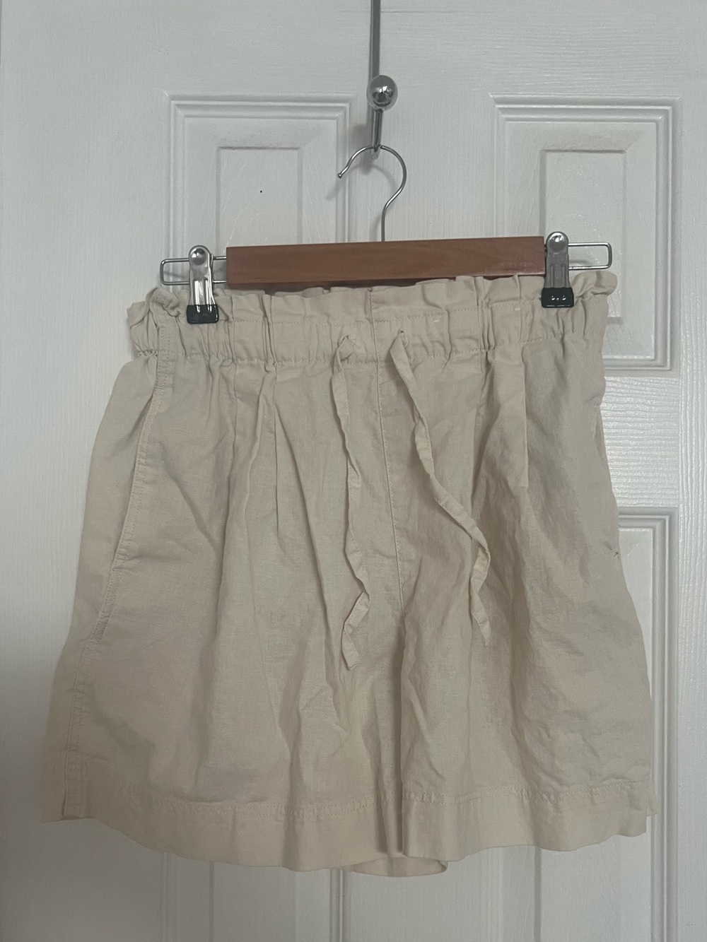 Uniqlo Linen and Cotton Blend Paperbag Drawstring Shorts
